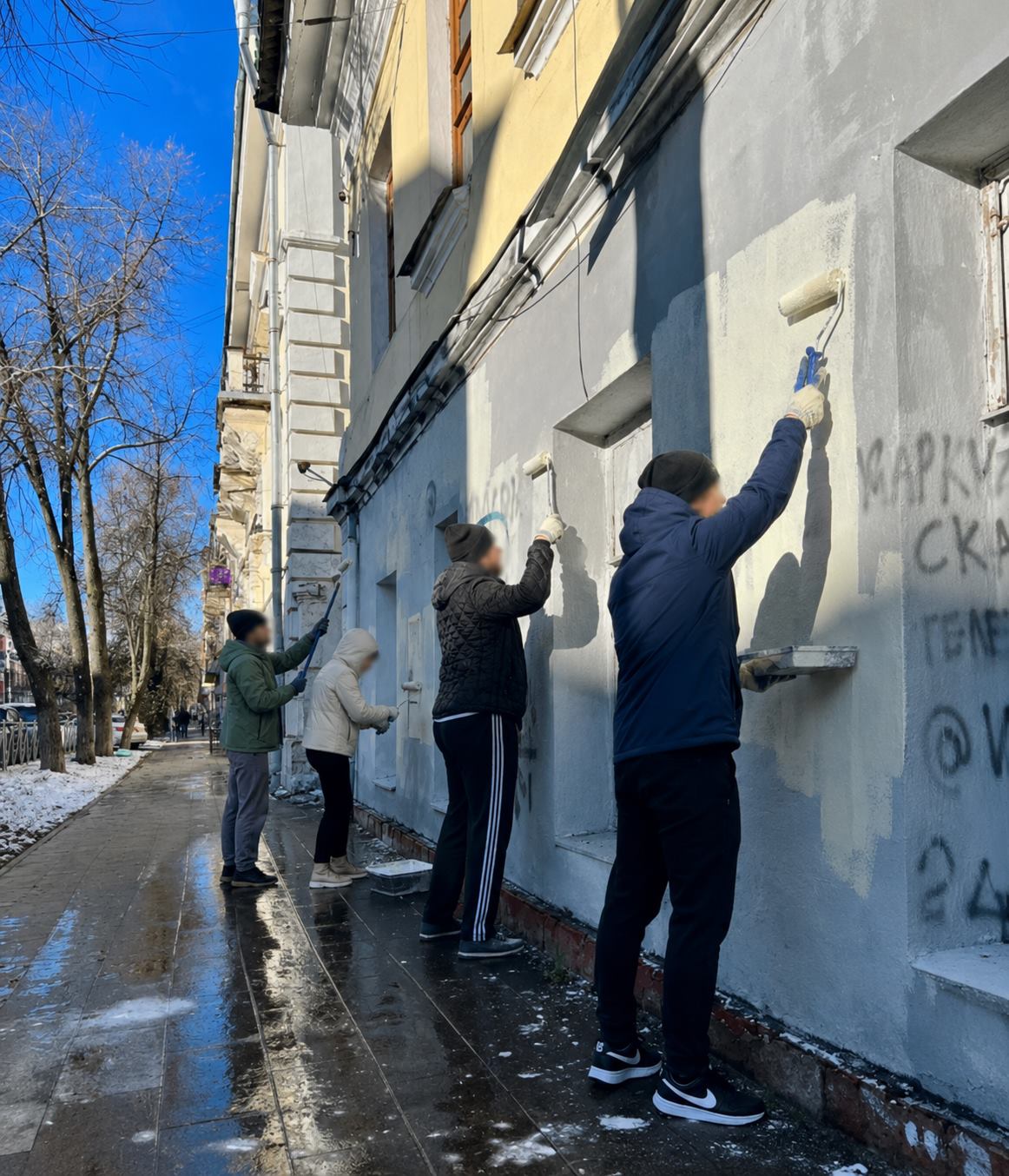 Волонтерская акция по закрашиванию рекламы наркотических площадок